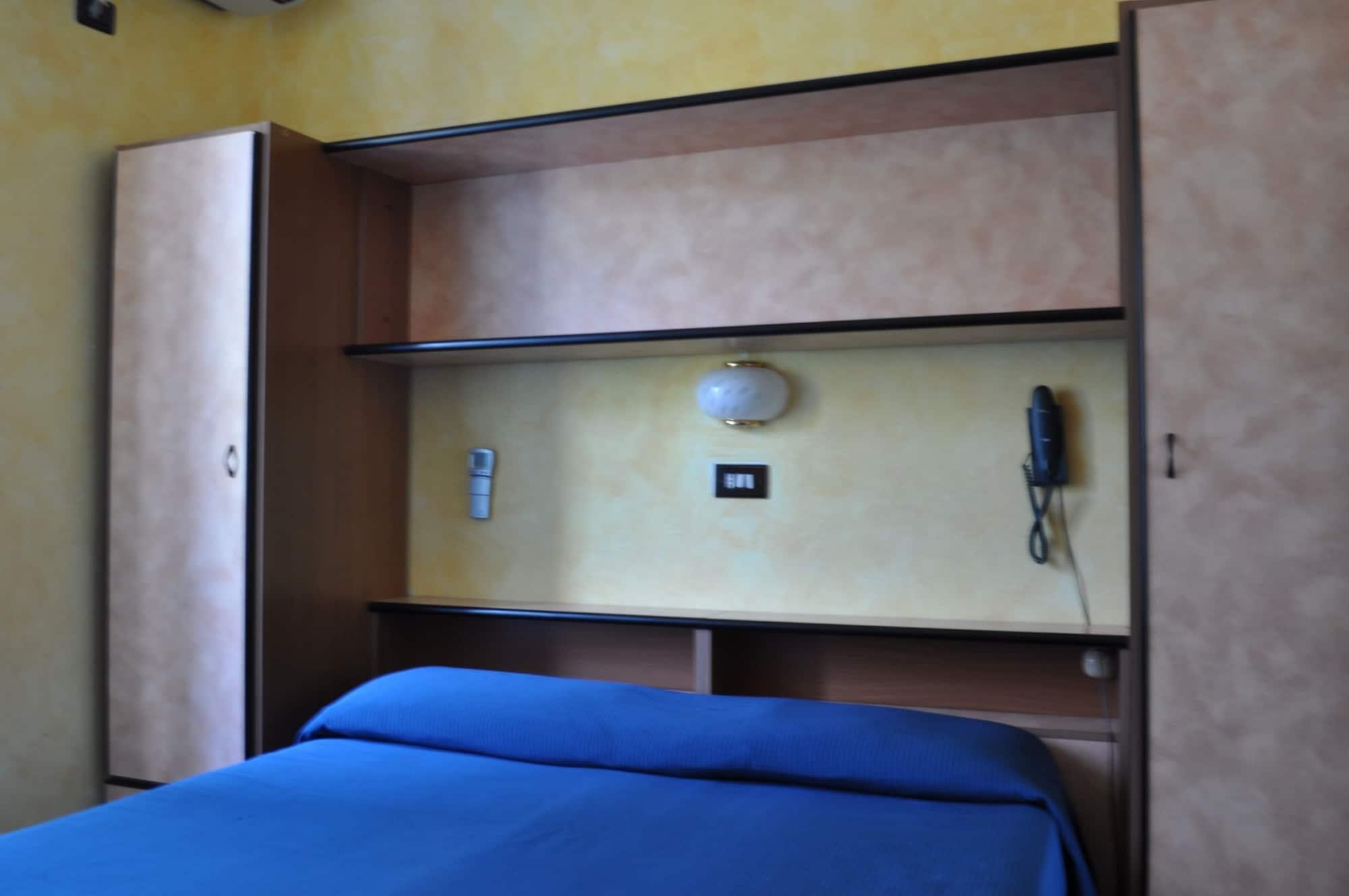 Hotel Roma Marina di Massa Bagian luar foto