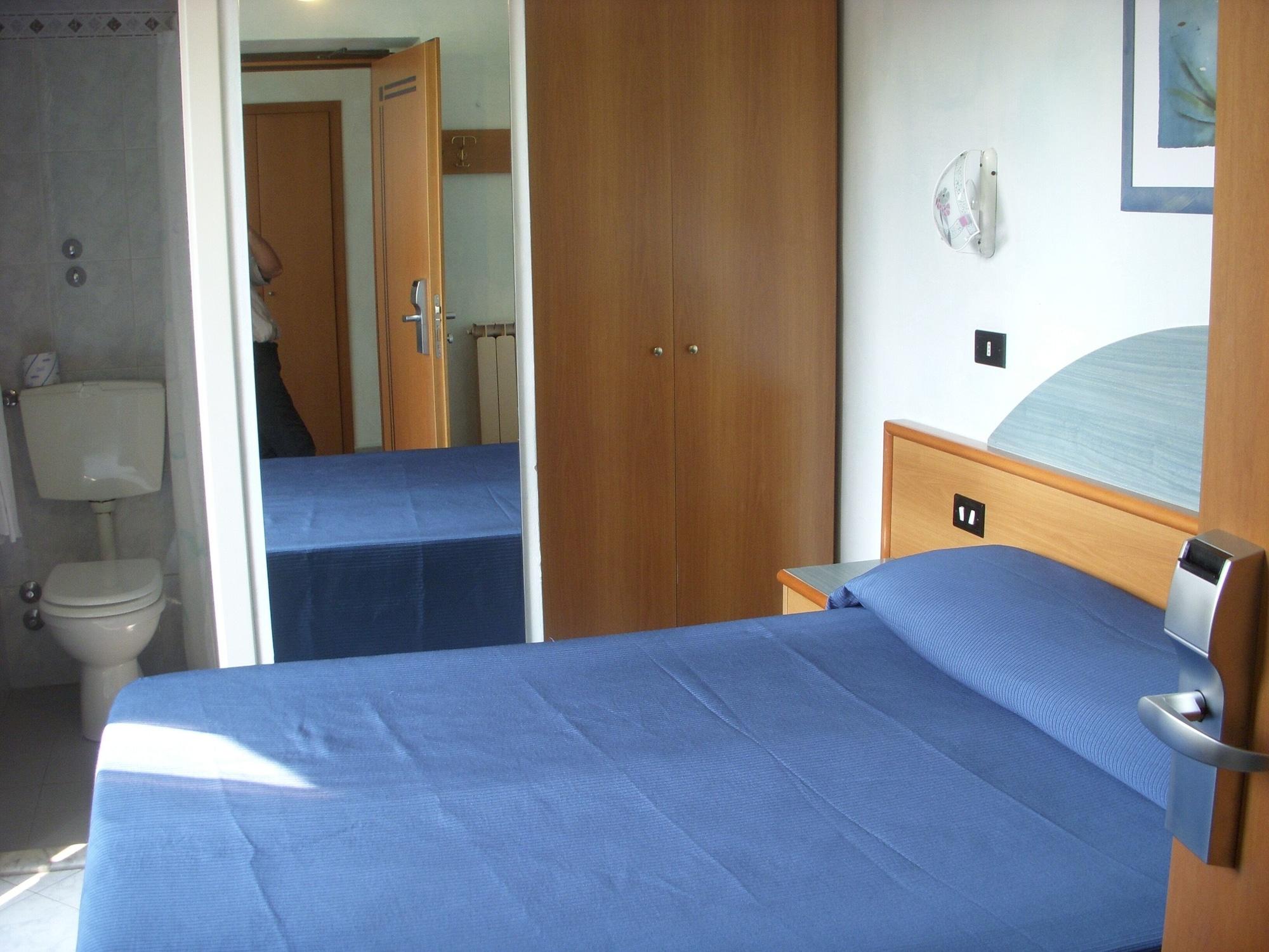 Hotel Roma Marina di Massa Bagian luar foto