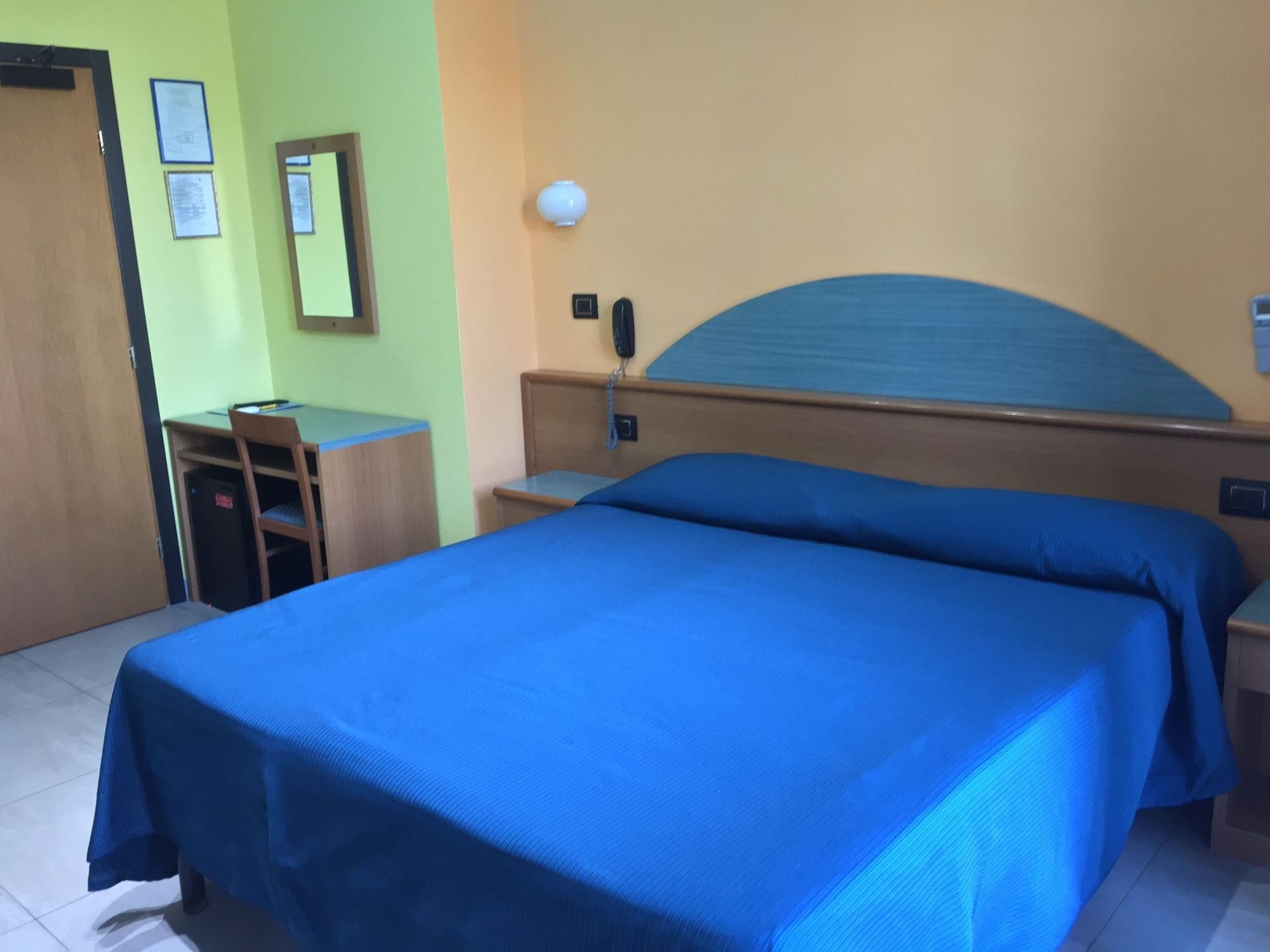 Hotel Roma Marina di Massa Bagian luar foto