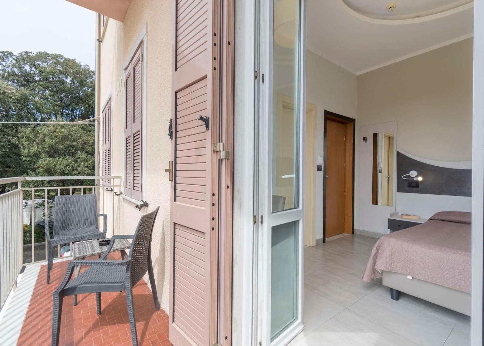 Hotel Roma Marina di Massa Bagian luar foto