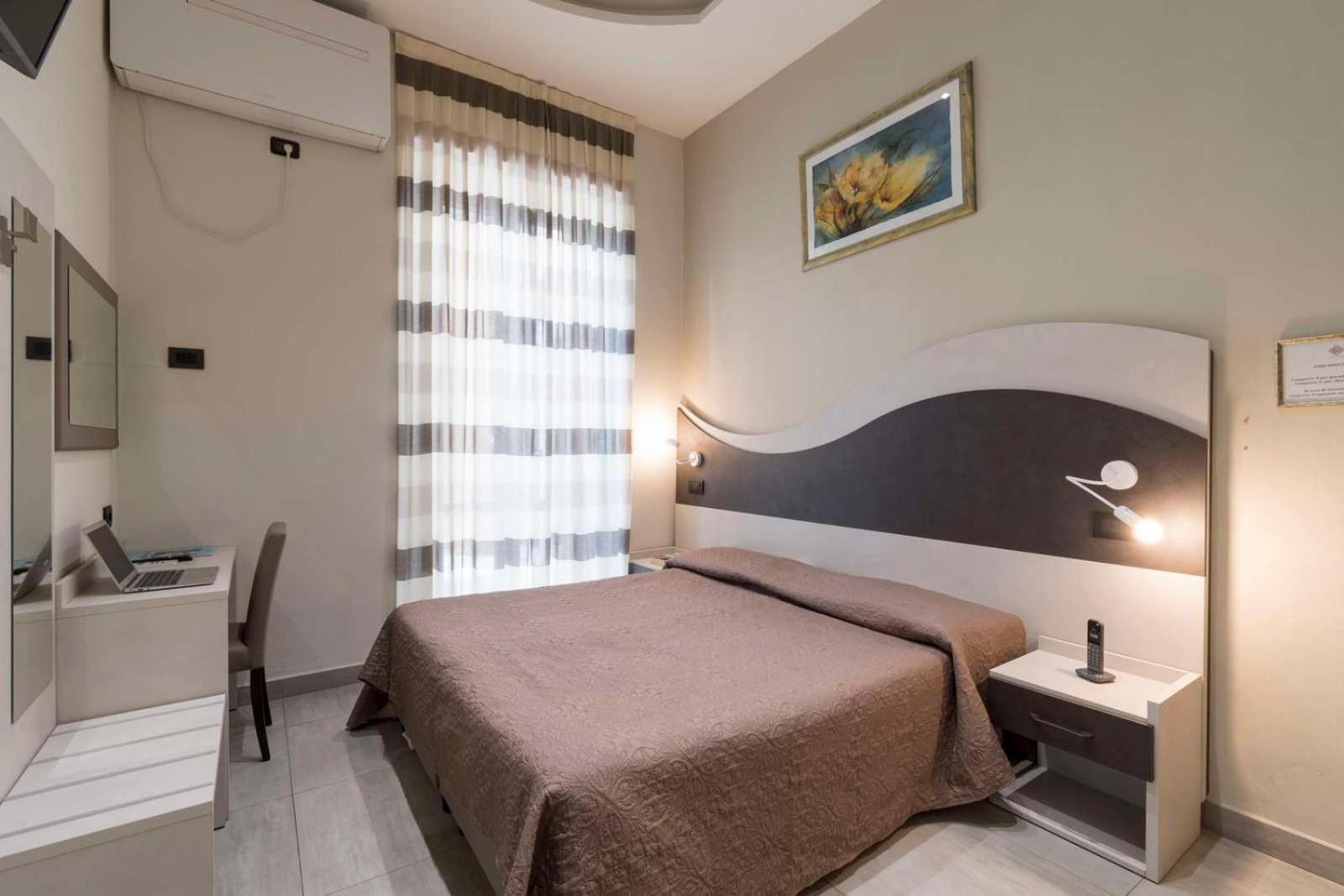 Hotel Roma Marina di Massa Bagian luar foto