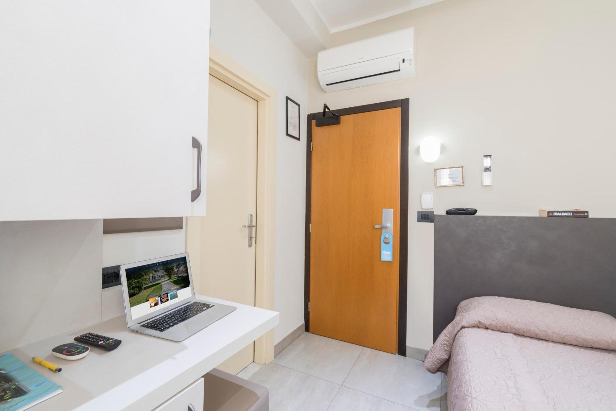 Hotel Roma Marina di Massa Bagian luar foto