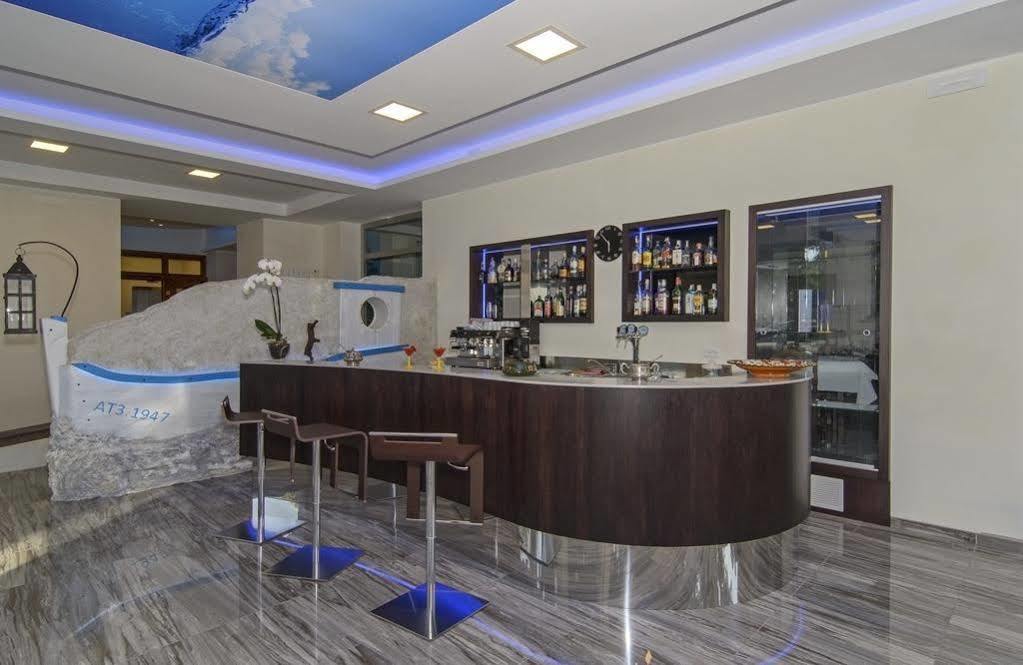 Hotel Roma Marina di Massa Bagian luar foto